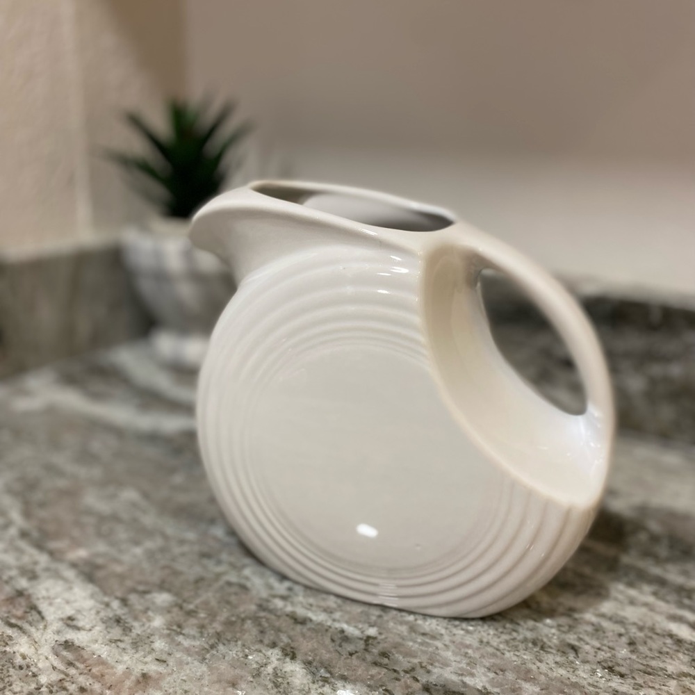 Large Disk Pitcher l White | Fiesta Ware